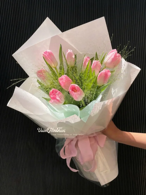 Bó hoa tươi Tulip Pink Tulip Vintage phối màu pastel nhẹ nhàng sang trọng tại Vườn Hoa Tươi.