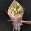 Bó hoa tươi Tulip Pure Touch chính là lựa chọn không thể bỏ qua. Được thiết kế độc quyền bởi Vườn Hoa Tươi, mẫu hoa này mang đến một cảm giác nhẹ nhàng, tựa như một "cú chạm" thuần khiết vào tâm hồn.