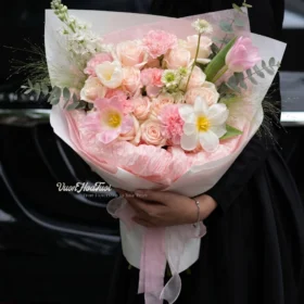 Bó Hoa Tulip First Blush – Vườn Hoa Tươi | Giao 2H TP.HCM