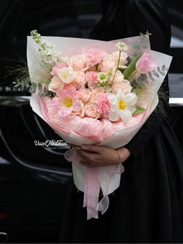 Bó Hoa Tulip First Blush – Vườn Hoa Tươi | Giao 2H TP.HCM