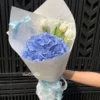 Tuyệt đẹp với Bó hoa cẩm tú cầu phối tulip Hydra Blue and Tulip White tinh khôi. Quà tặng sinh nhật, kỷ niệm hoàn hảo từ Vườn Hoa Tươi HCM. Đặt giao ngay!