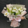 Tinh khôi Bó hoa tươi Pure White Daisy Tulip từ tulip và daisy trắng, món quà hẹn hò bạn gái hoàn hảo. Vườn Hoa Tươi giao tận nơi HCM. Xem ngay!