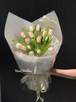 Bó hoa Tulip Pink White Cloudy màu hồng trắng lãng mạn tặng người yêu tại shop Vườn Hoa Tươi.