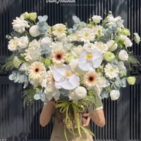Lẵng Hoa White Moment Love 2