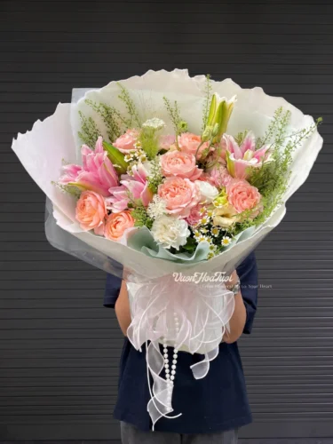 Lily Julibee Bó hoa phối giữa hoa ly và hoa hồng julibee