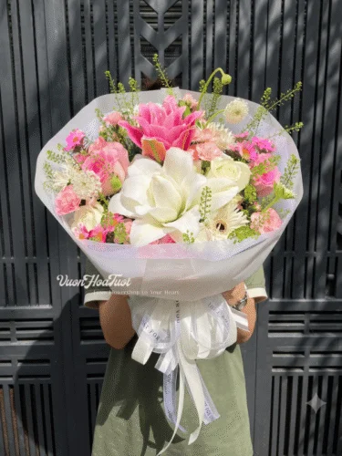 Tốt nghiệp đại học nên tặng hoa gì? Gợi ý chọn hoa ý nghĩa, tế nhị Bó Hoa Lily White Pink Flowers Rose