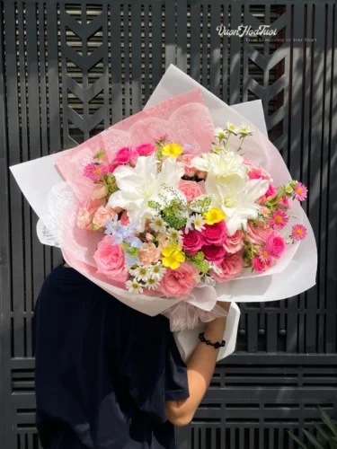 Bó Hoa Ly Khúc Giao Mùa Được Thiết Kế Tại Vườn Hoa Tươi