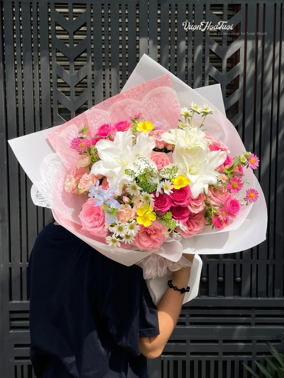Bó Hoa Ly Khúc Giao Mùa Bó Hoa Ly Khúc Giao Mùa Được Thiết Kế Tại Vườn Hoa Tươi