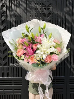 Bó hoa lily white and rose