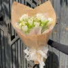 Bó Hoa Tulip Voan Trắng Cổ Điển 1